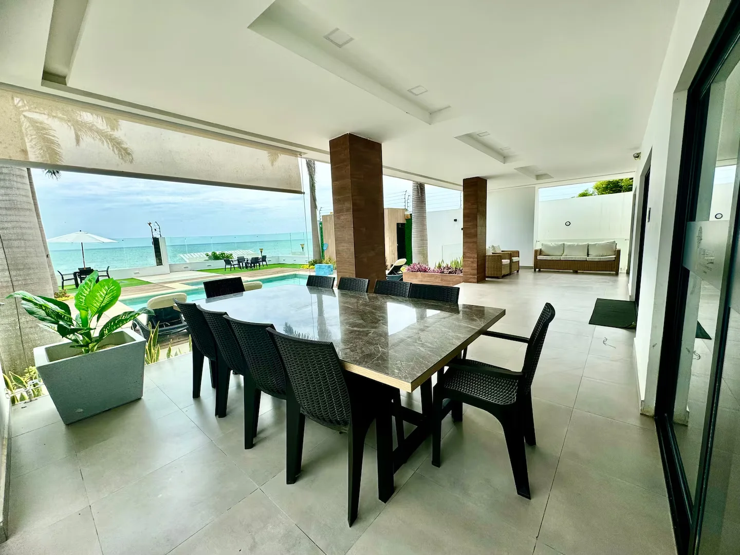 La Punta — comedor
