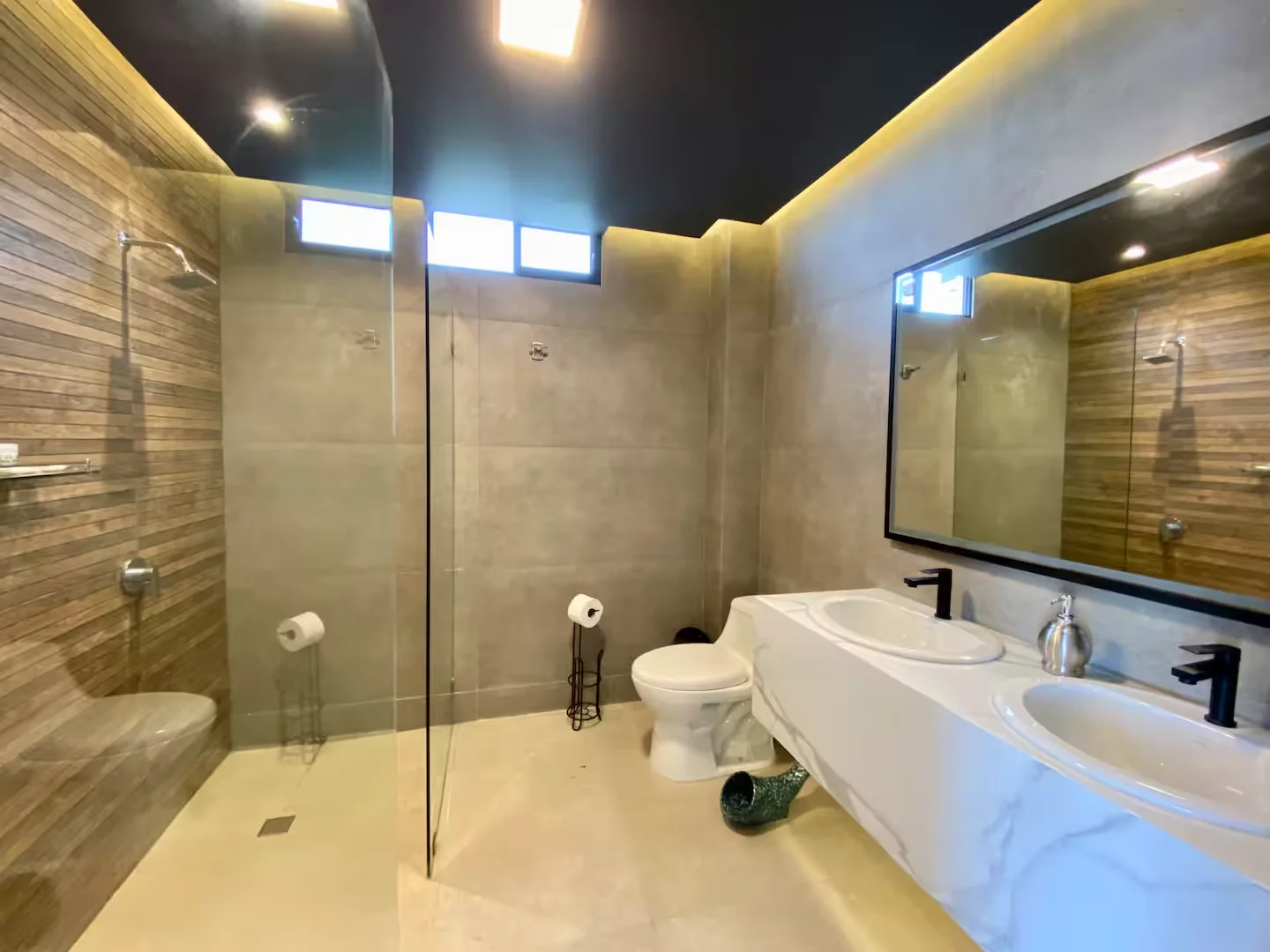 La Punta — habitación 5 — baño