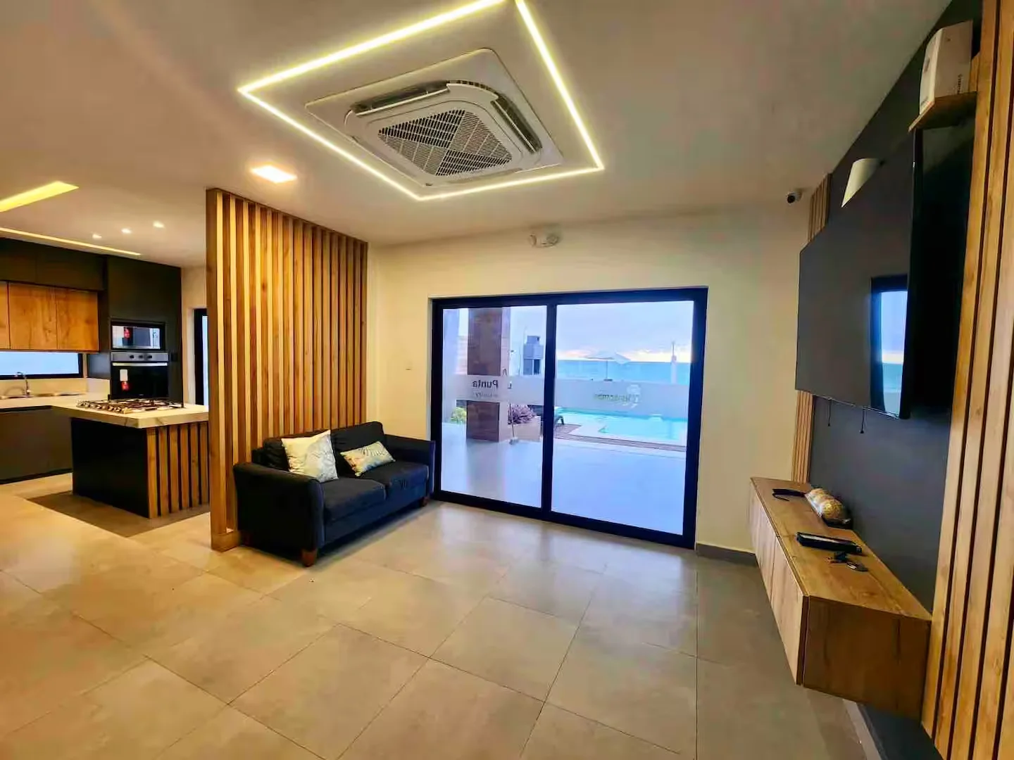 La Punta — sala