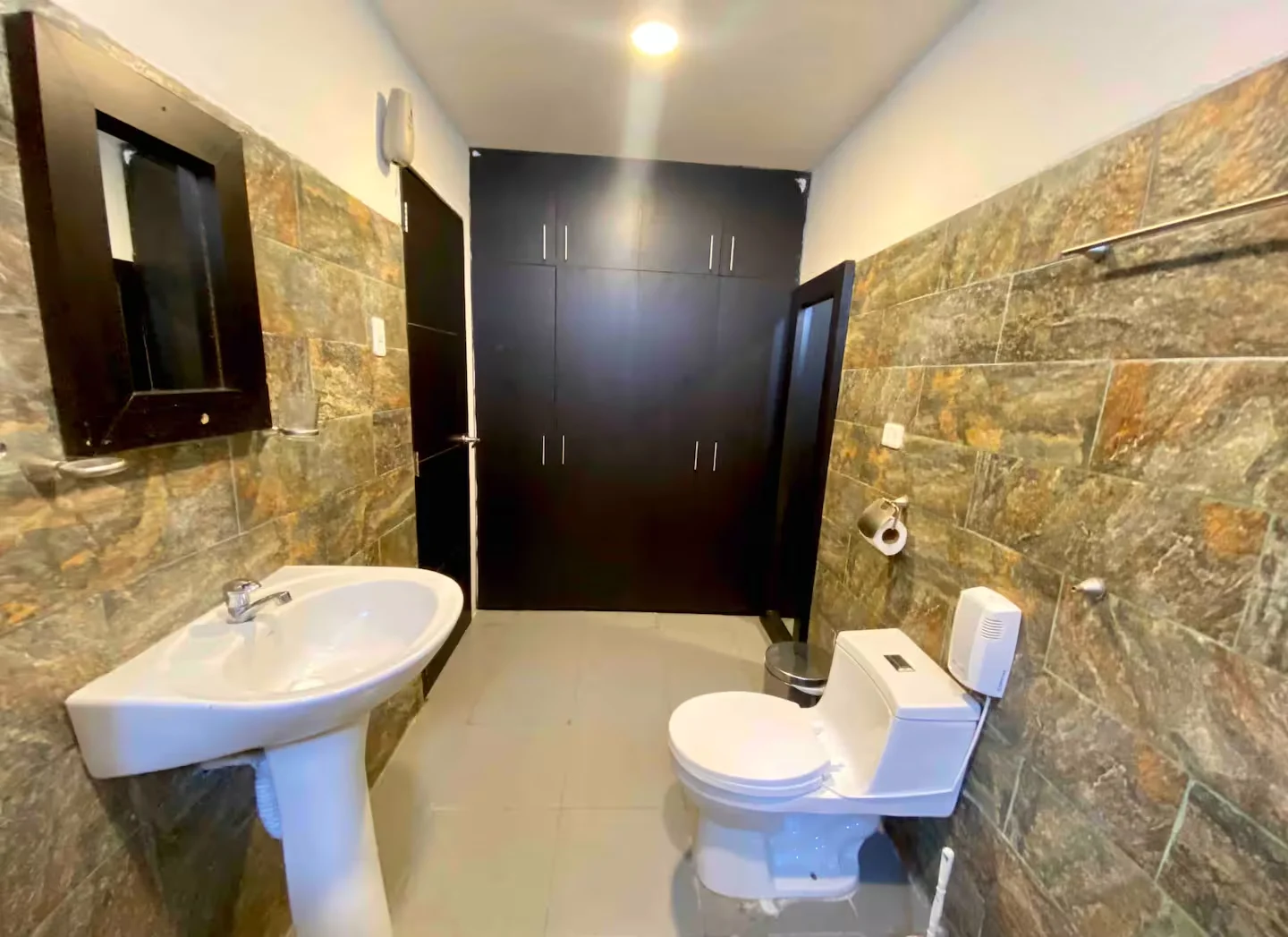 Home One — habitación 1 — baño