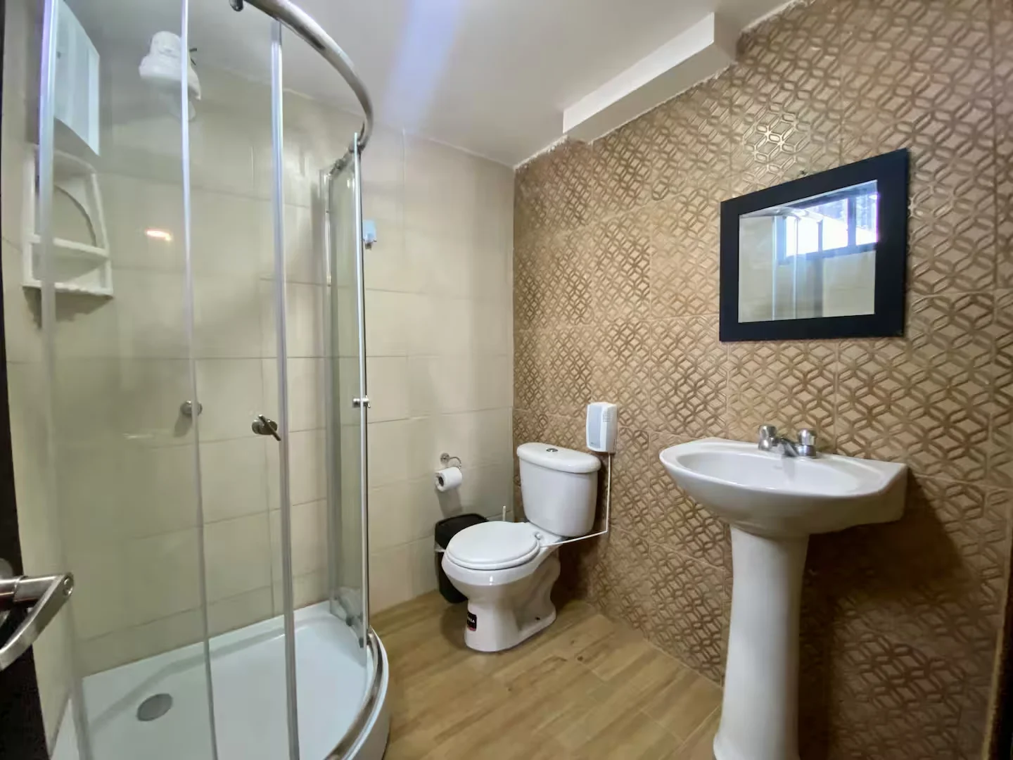 Home One — habitación 2 — baño