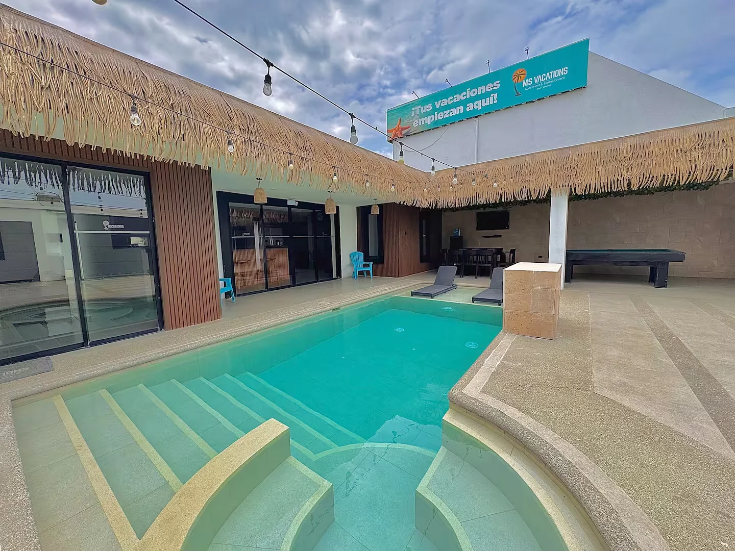 Home One — piscina