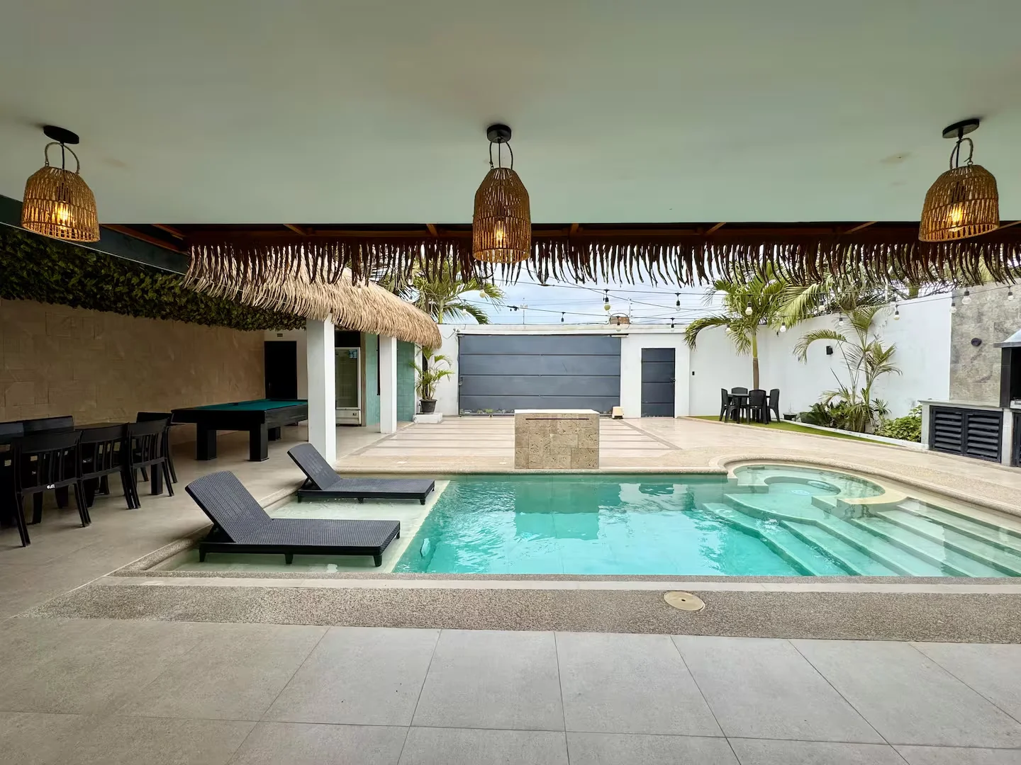 Home One — piscina vista 2