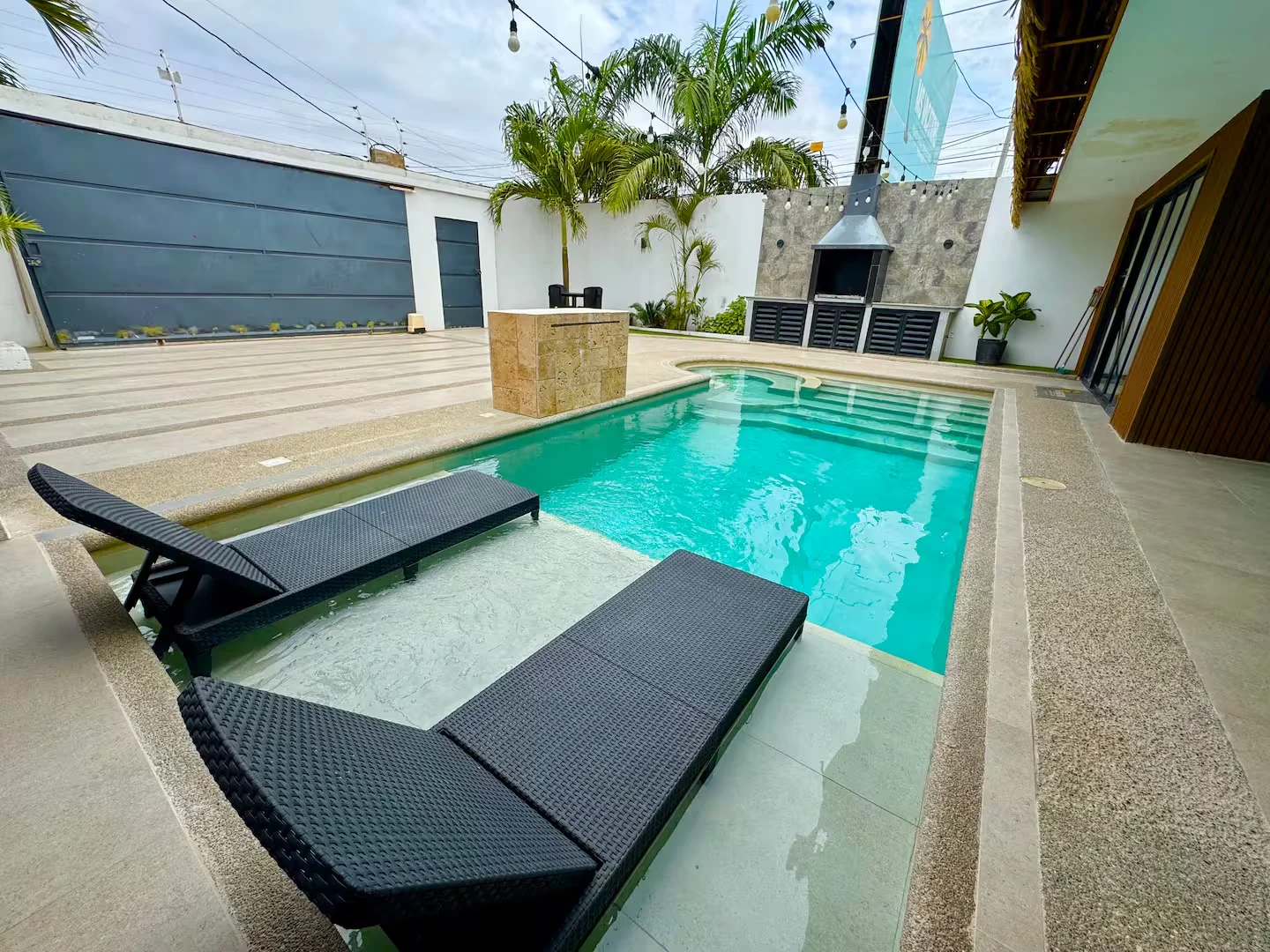Home One — piscina vista 3