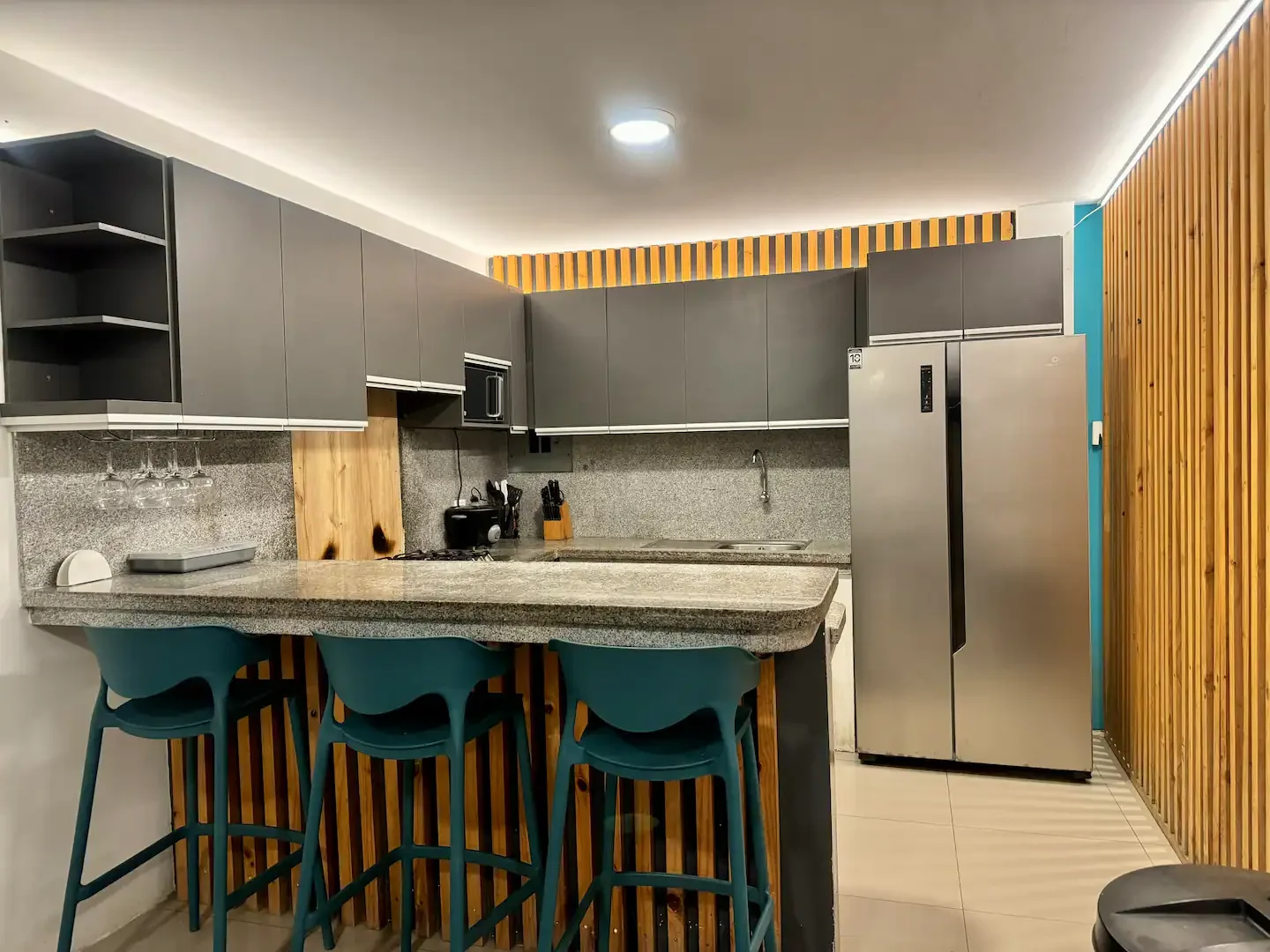 Home Two — cocina