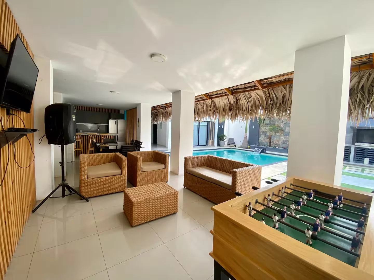 Home Two — sala