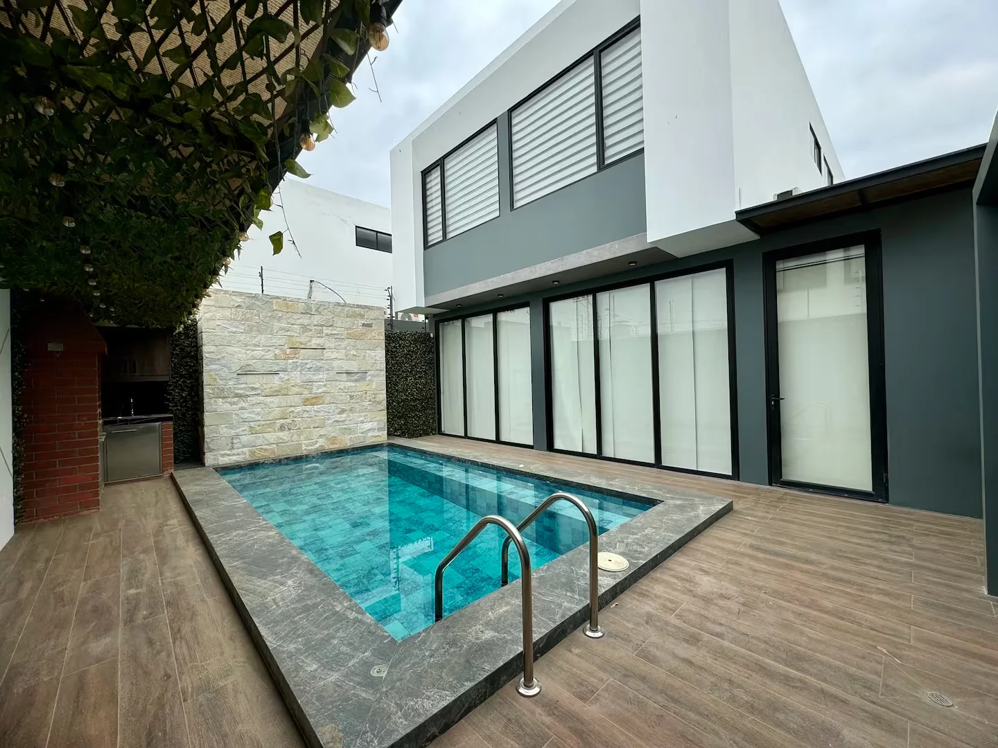 Las Hamacas — piscina vista 2