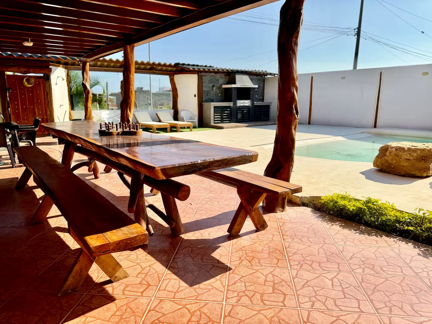 Rustic House — exterior vista 4