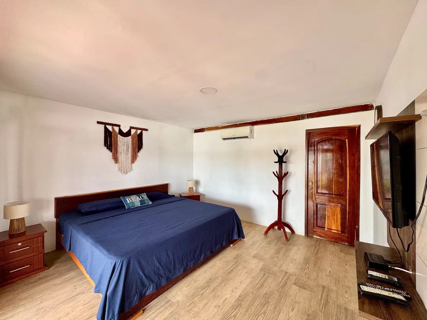 Rustic House — habitación 1 — 1 cama king