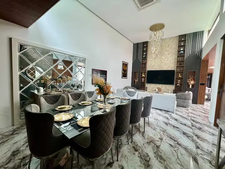 Villa Palmera — comedor al aire libre