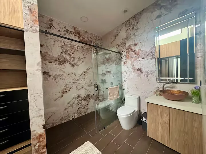 Villa Palmera — habitación 2 — baño vista 2