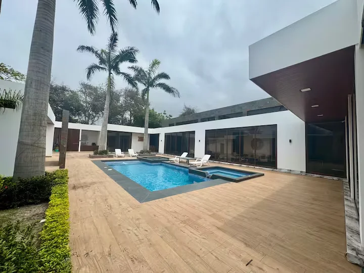 Villa Palmera — área de piscina
